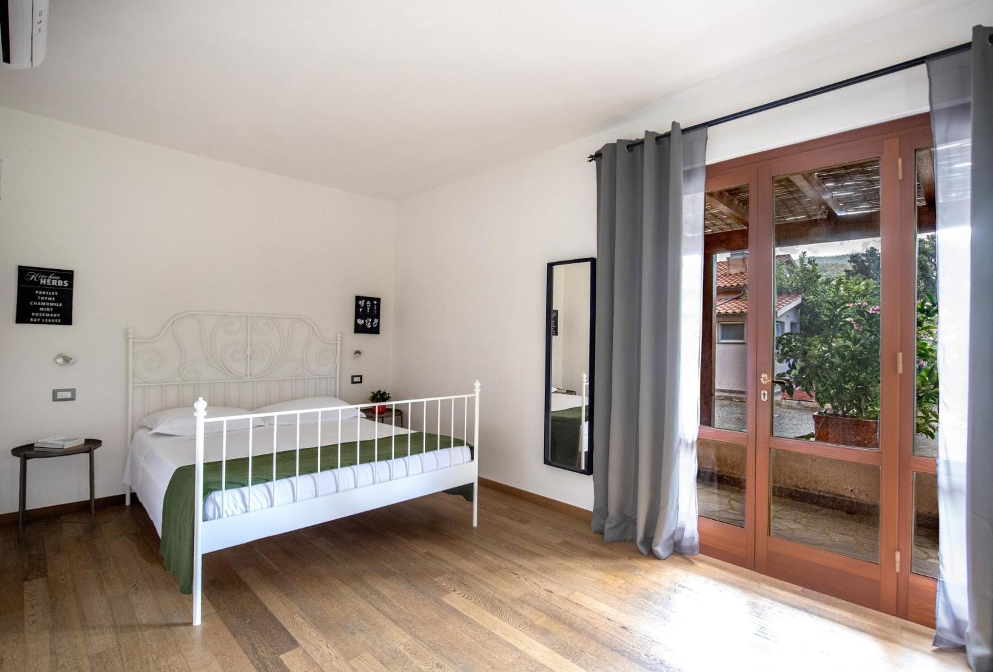 Agriturismo La Sassicaia Кастильоне-делла-Пеская Экстерьер фото