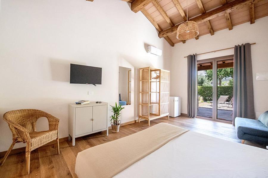 Agriturismo La Sassicaia Кастильоне-делла-Пеская Экстерьер фото